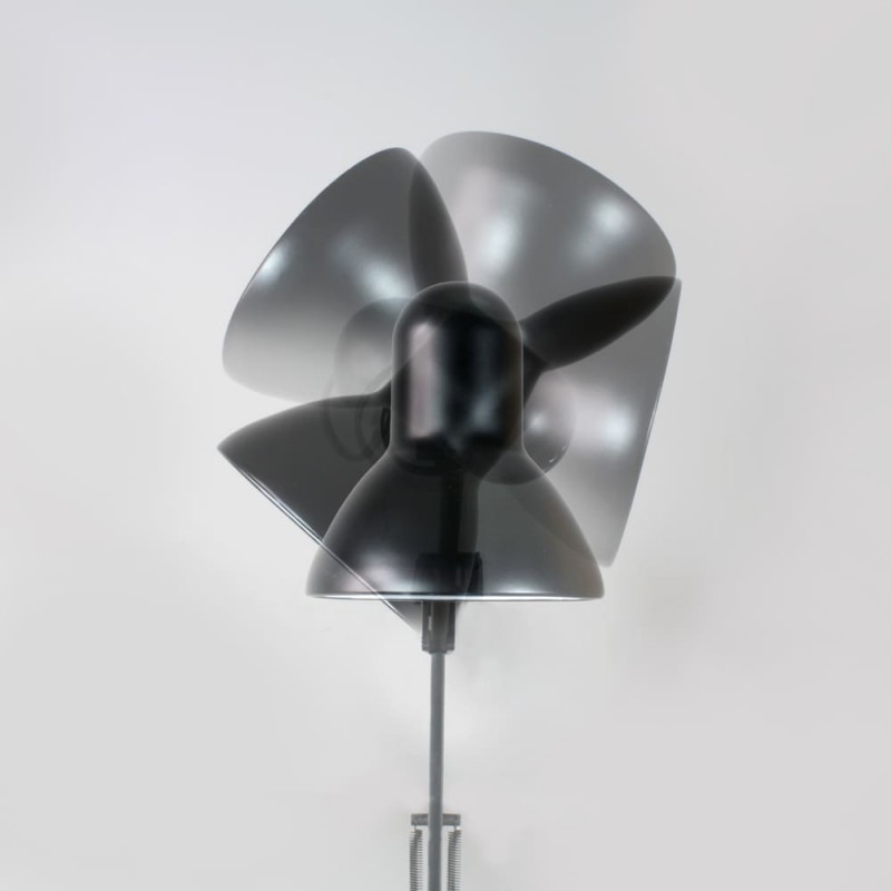 Ángulo de giro de la cabeza del Flexo Luxo negro