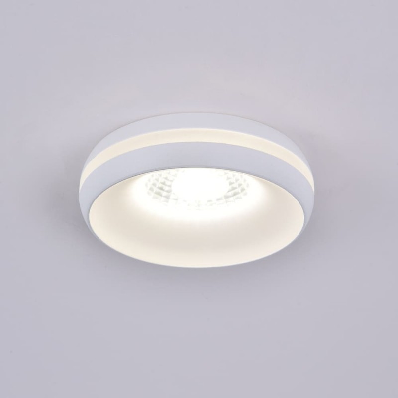 Foco LED empotrable 7W Eve blanco IP44 encendido sobre techo