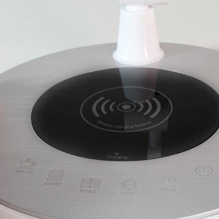 Foto detalle de la base Flexo LED Lul con cargador wireless ángulo de rotación