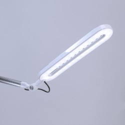 Flexo LED Lul con cargador wireless encendido con luz fría