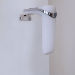 Aplique de baño LED 2W 4000K Mallorca instalado en pared de baño