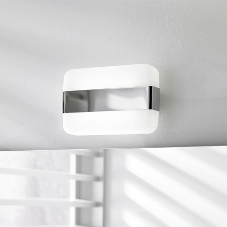 Aplique de baño LED 10W 5700K Alicante instalado en baño con espejo