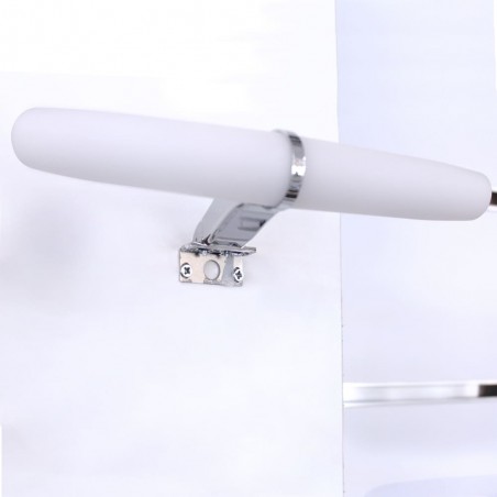 Aplique de baño LED 6W 4000K Sevilla instalado en pared de baño