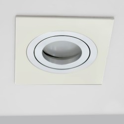 EMPOTRABLE HELIUM CUADRADO BLANCO/ALUMINIO instalado en techo