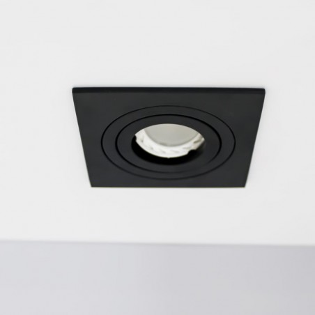 EMPOTRABLE CUADRADO BASCULANTE HELIUM NEGRO instalado en techo