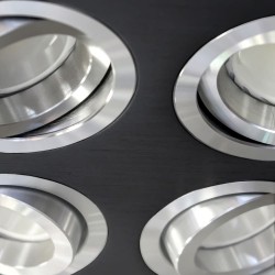 Detalle acabados EMPOTRABLE HELIUM NEGRO Y ALUMINIO (4 LUCES)