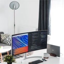 Sala de estudio moderno con Lámpara de pie LED 30W ATEN II níquel