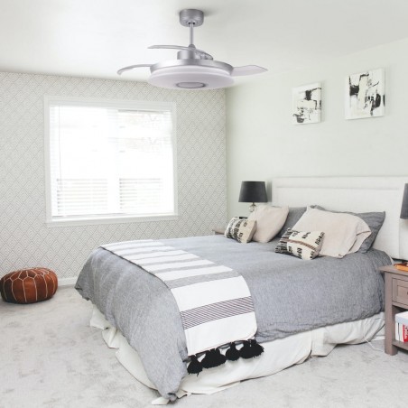 Dormitorio juvenil decorado con Ventilador DC Gaby LED RGB-CCT y Altavoz apagado