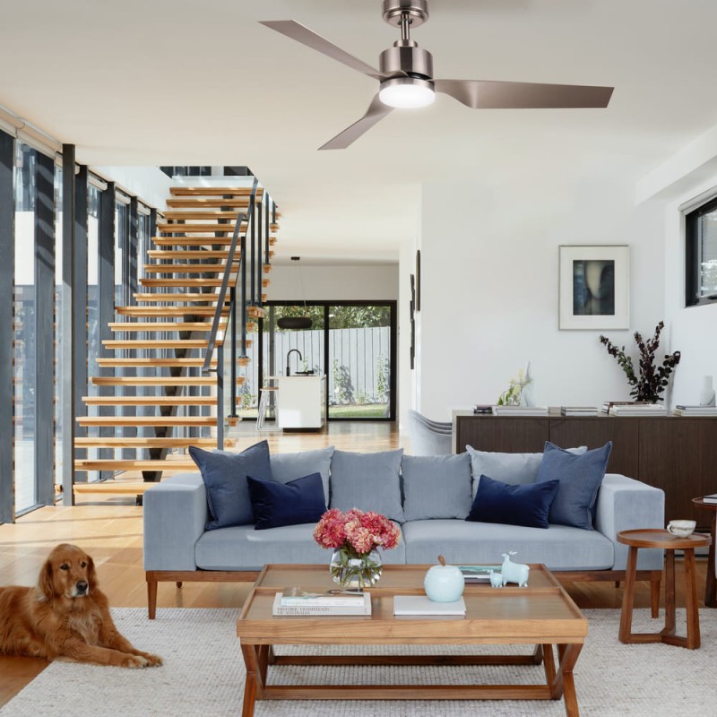 Salón moderno decorado con Ventilador DC Ekos niquel Led 15W CCT encendido con luz neutra