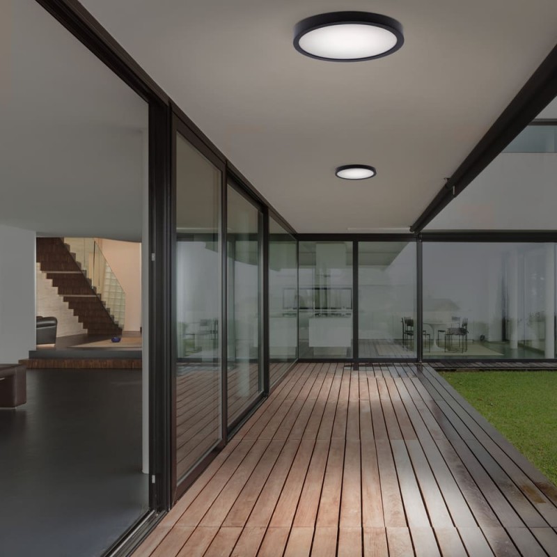 Jardín con porche iluminado con Plafón LED Know IP54 30W 4000K redondo antracita