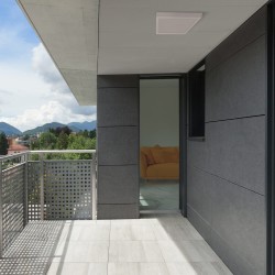 terraza decorada con Plafón LED Know IP54 30W 4000K cuadrado blanco