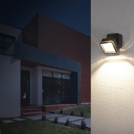 Jardín iluminado con Aplique IP54 Tivo led 6W cuadrado