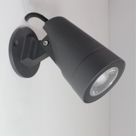 Aplique y baliza IP65 Put led 12W instalado en pared