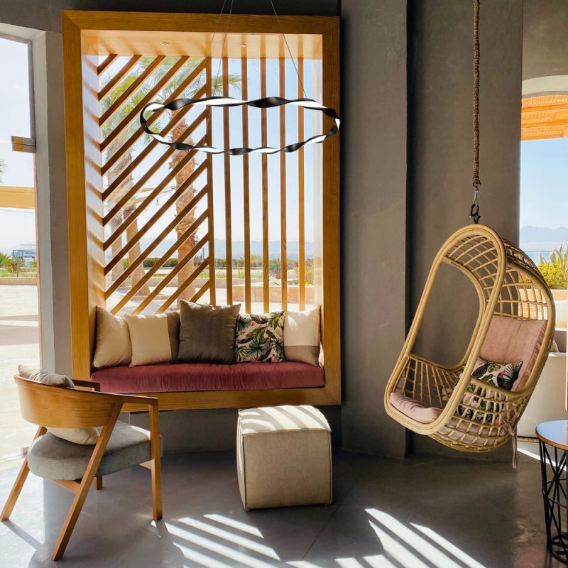 Sala de estar moderna decorada con Lámpara de techo led Sand 22W negra