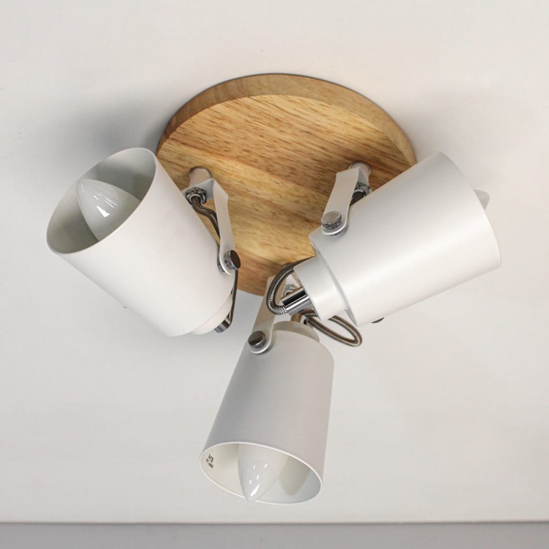 Plafón Dera redondo con tres focos con diferentes angulos y rotación de los puntos de luz