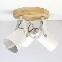 Plafón Dera redondo con tres focos instalado en techo