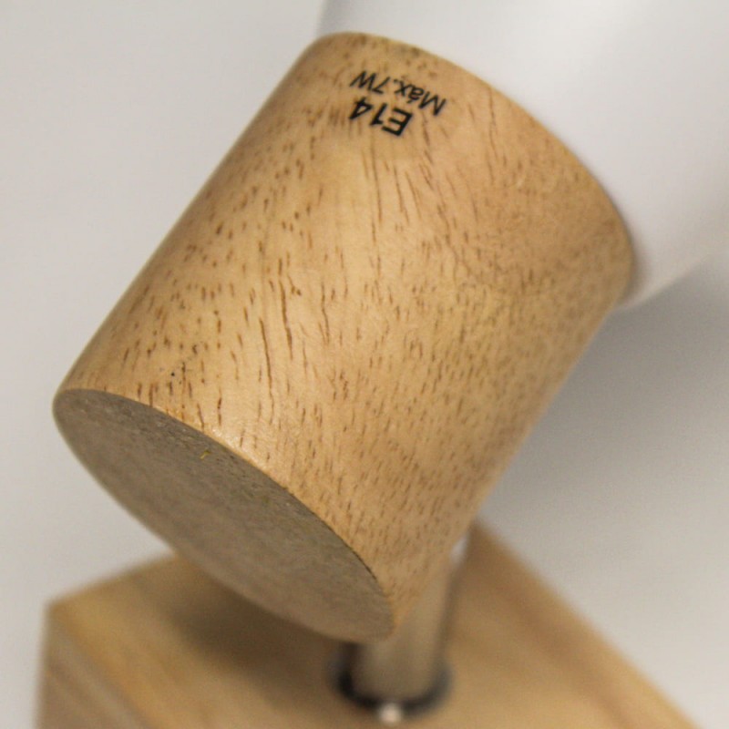 Detalle de la madera Plafón Lan con tres focos