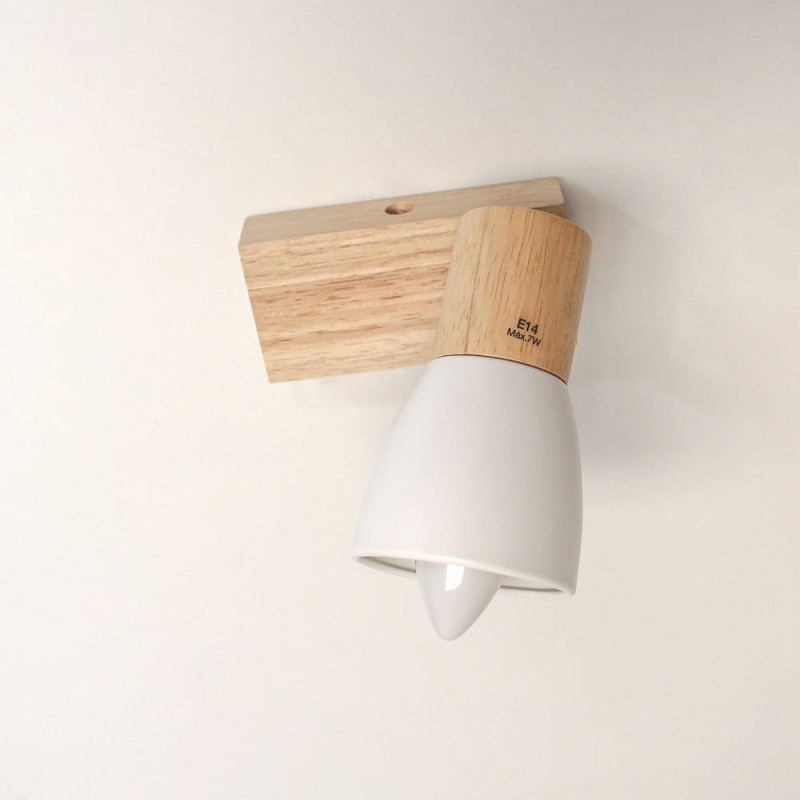 Plafón Lan con un foco apagado