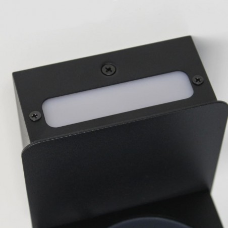 Detalle punto de luz fijo del Aplique LED Rob2 5W+3W USB y cargador wireless