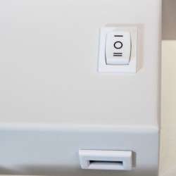 Detalle USB Aplique LED Rob 5W+3W USB y cargador wireless