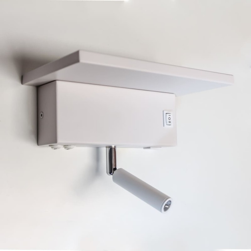 Aplique LED Rob 5W+3W USB y cargador wireless instalado