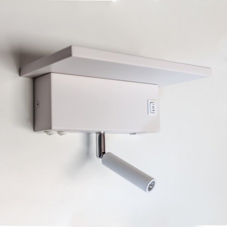 Aplique LED Rob 5W+3W USB y cargador wireless instalado