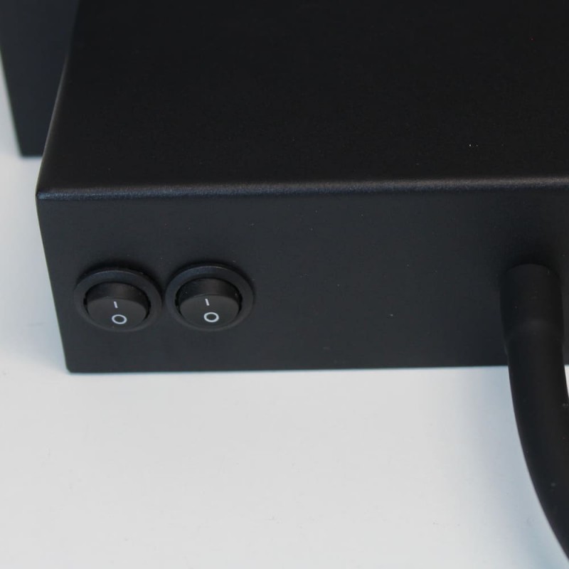 Detalle botones Aplique LED Rob2 5W+3W USB y cargador wireless