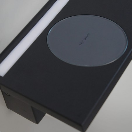 Detalle cargador Aplique LED Rob2 5W+3W USB y cargador wireless