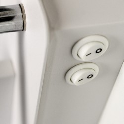 Detalle botones Aplique LED Rob 5W+3W USB y cargador wireless