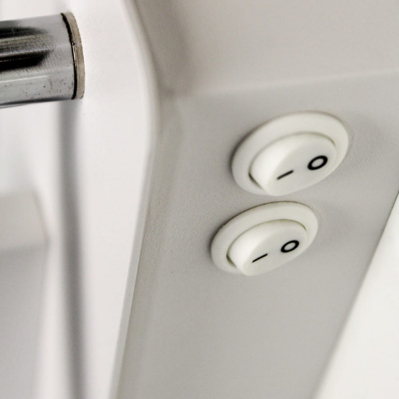 Detalle botones Aplique LED Rob 5W+3W USB y cargador wireless