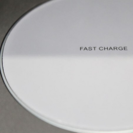 Detalle cargador Aplique LED Rob2 5W+3W USB y cargador wireless