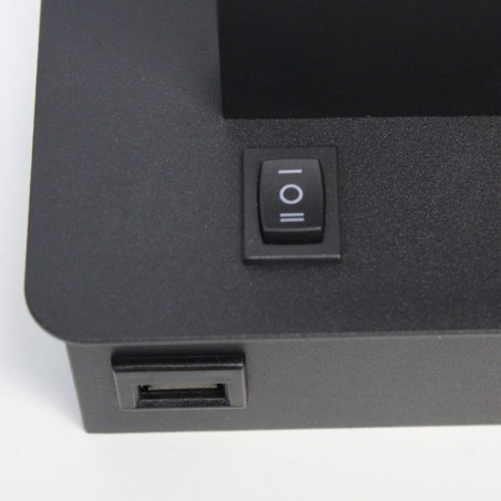 Detalle USB Aplique LED Rob2 5W+3W USB y cargador wireless