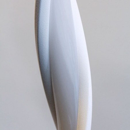 Detalle de la tira LED de la Lámpara de pie LED Gala blanco