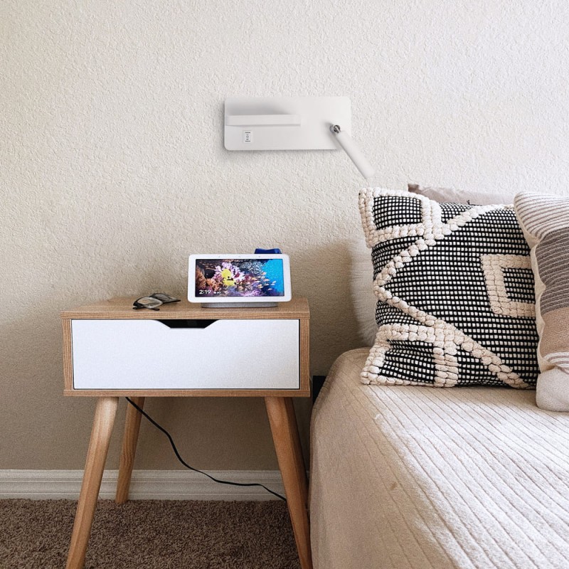 Dormitorio decorado con el Aplique LED Rob 5W+3W USB y cargador wireless