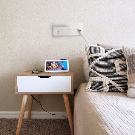 Dormitorio decorado con el Aplique LED Rob 5W+3W USB y cargador wireless