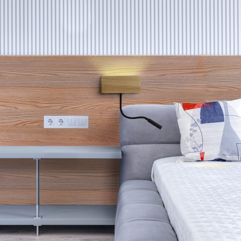 Dormitorio moderno y acogedor decorado con el Aplique LED Madera Ravel 5W+3W USB encendido