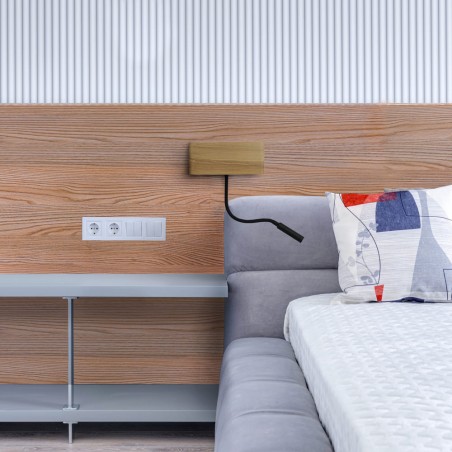 Dormitorio moderno y acogedor decorado con el Aplique LED Madera Ravel 5W+3W USB