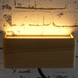 Luz principal encendida del Aplique LED Madera Ravel 5W+3W USB