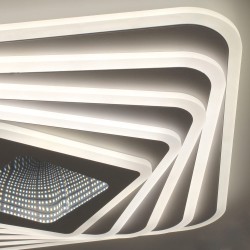 Detalle del Plafón Smart Mei 3D 135W 3CCT regulable encendido con luz neutra