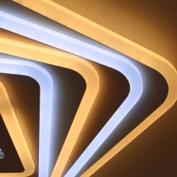 detalle del Plafón Smart Mei 3D 135W 3CCT regulable encendido con iluminación combinada cálida