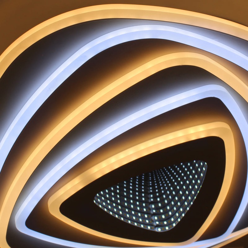 Detalle del Plafón Smart Mei 3D 115W 3CCT regulable encendido con luz combinada cálida