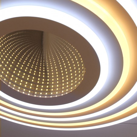 Detalle con el Plafón Smart Mei 3D 125W 3CCT regulable encendido con iluminación combinada fría