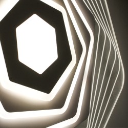 Detalle del  Plafón Smart Ara 90W 3CCT regulable encendido con iluminación combinada en tono de luz neutra