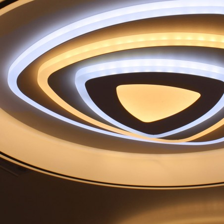 Detalle del Plafón Smart Saren 110W 3CCT regulable encendido con iluminación combinada en tono de luz cálido