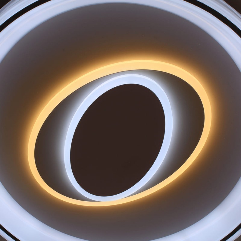 Detalle del Plafón Smart Ryad 85W 3CCT regulable encendido con iluminación combinada en tono de luz frío