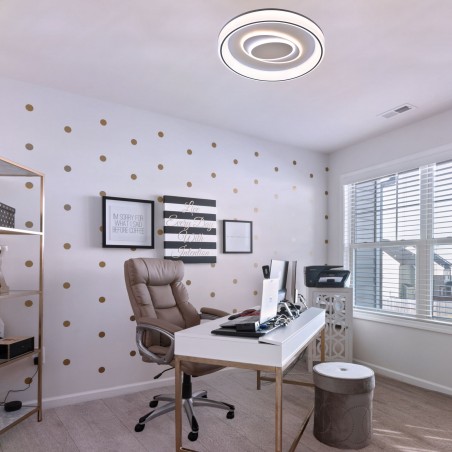 Habitación infantil decorada con Plafón Smart Ryad 85W 3CCT regulable encendido en tono neutro