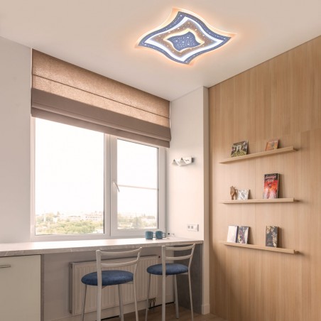 Habitación juvenil decorada con Plafón Smart Lou encendido con iluminación combinada con tono de luz cálido