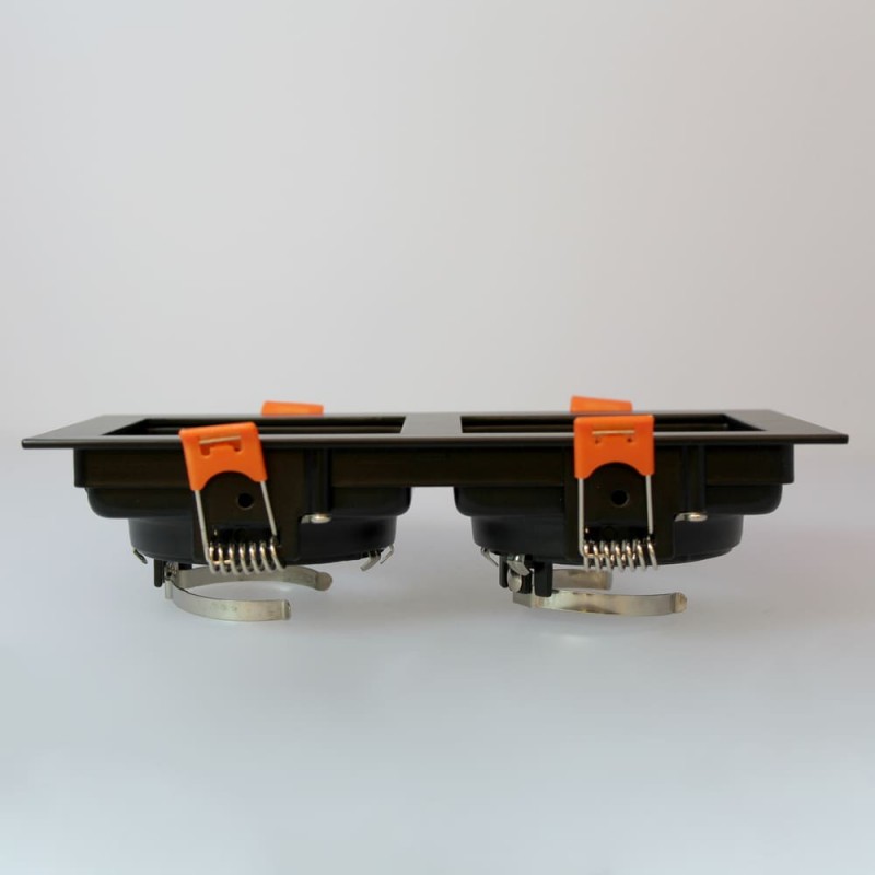 Empotrable Akrah rectangular dos luces negro visto de perfil