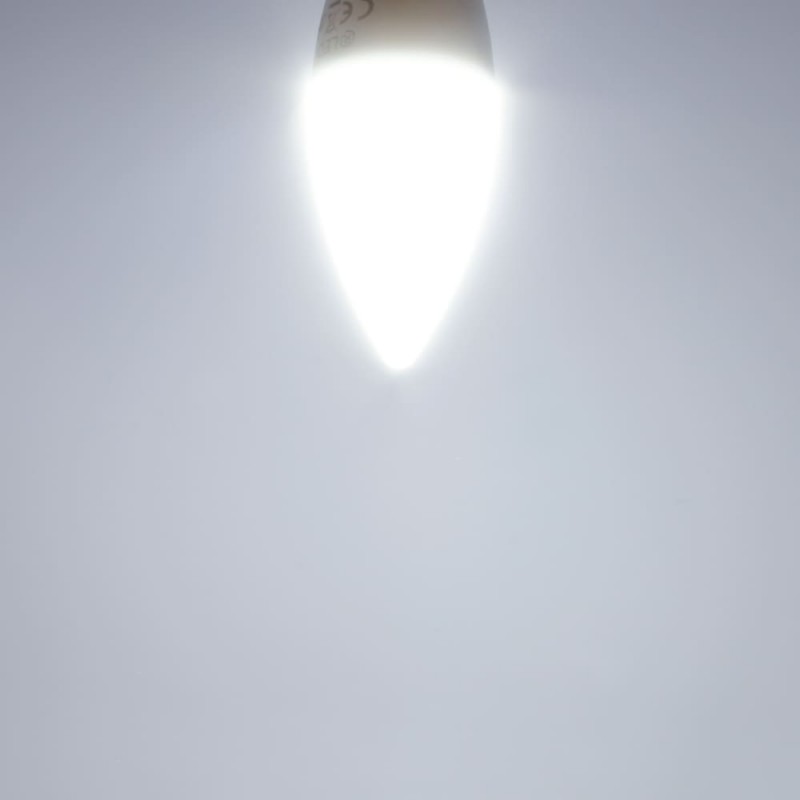 BOMBILLA LED VELA E14 ENCENDIDA