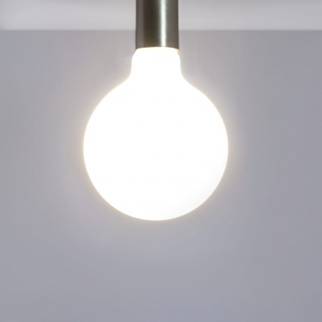 Bombilla LED G95 6W 4000K dimmable encendida